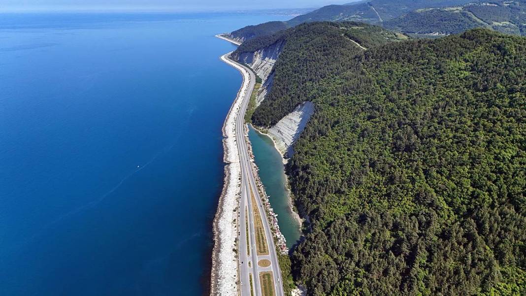 Selfie molası Ver: Bu yolda en güzel kareler seni bekliyor! Rotanı şaşırma, sıkıcı yollara elveda 14